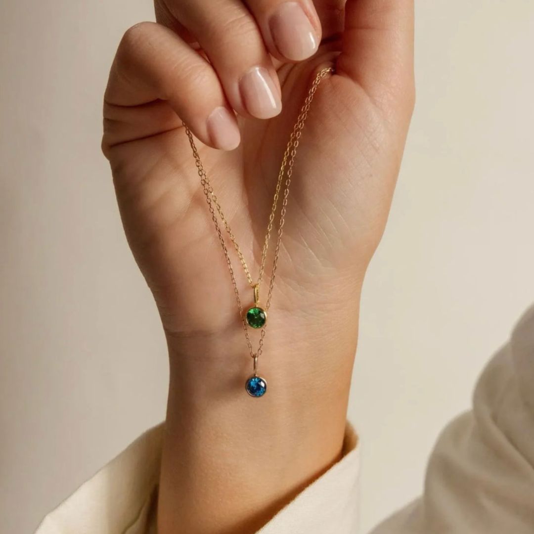 MINIMALIST NECKLACES