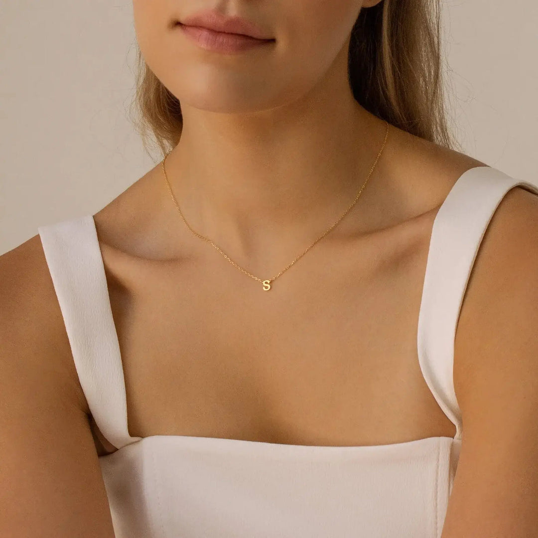 LISA | INITIAL NECKLACE