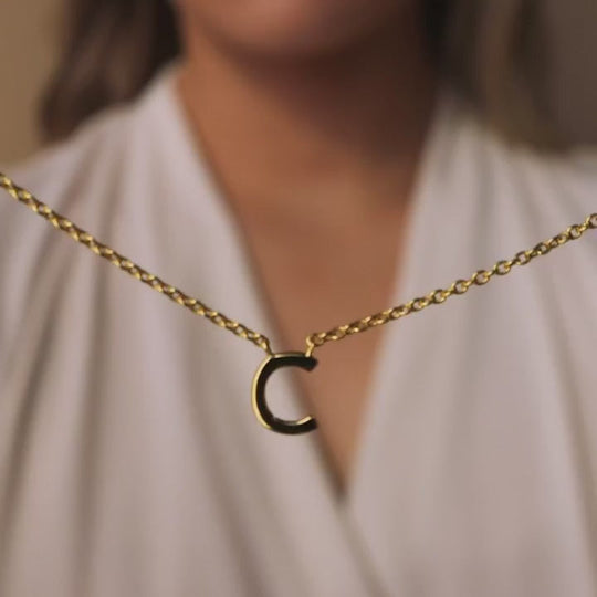 LISA | INITIAL NECKLACE