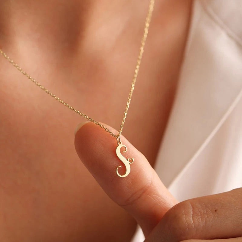LILY | INITIAL NECKLACE